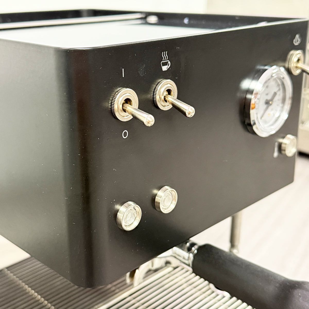 GRADED PRODUCT LA PAVONI CASABAR BLACK (NEW MODEL)