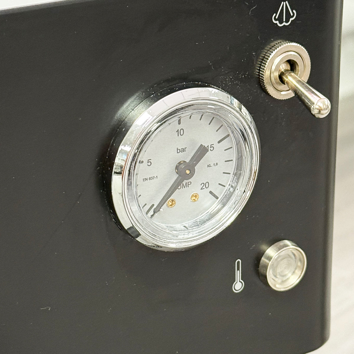 GRADED PRODUCT LA PAVONI CASABAR BLACK (NEW MODEL)