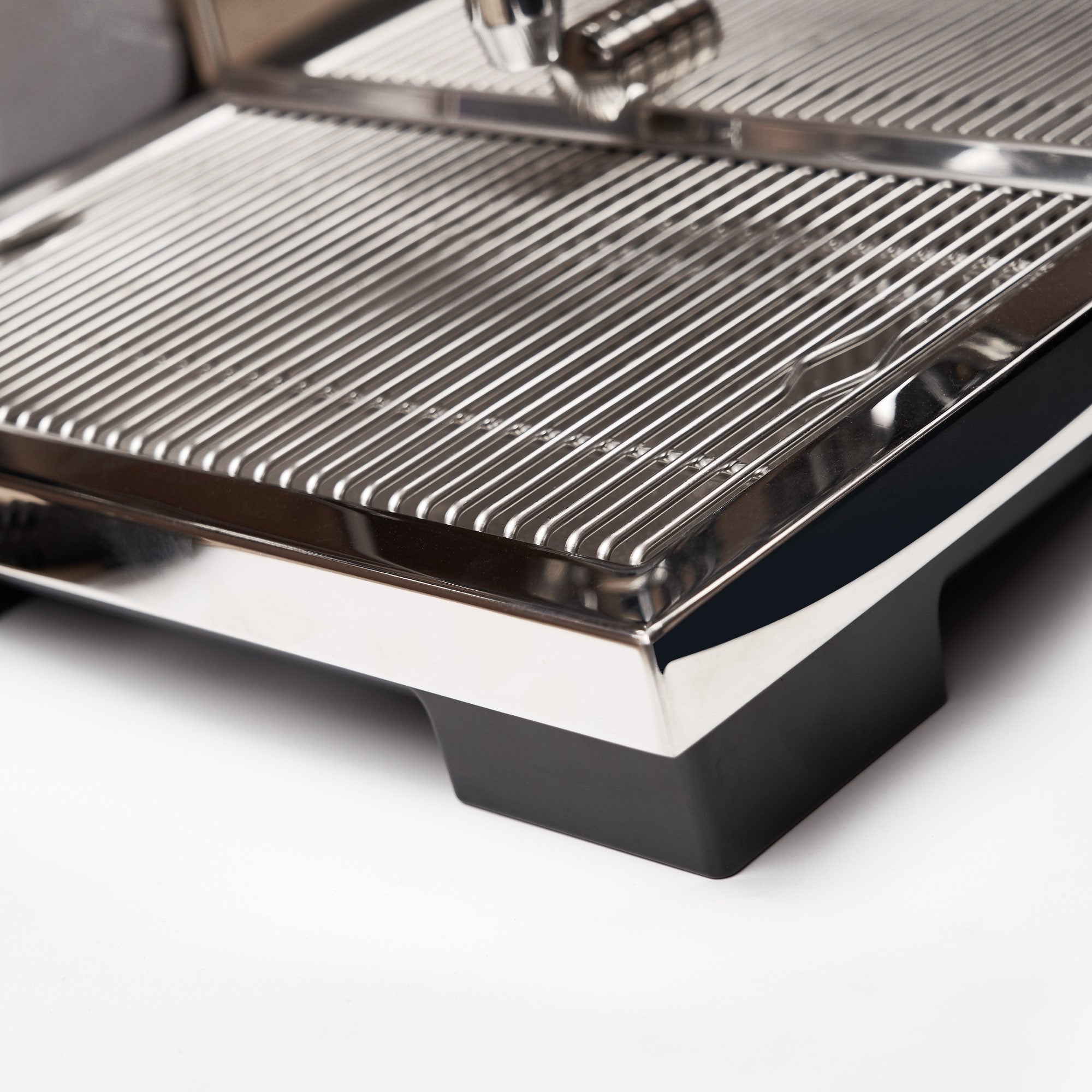 Large solid drip tray on the Eureka Costanza R Espresso Coffee Machine 230v.