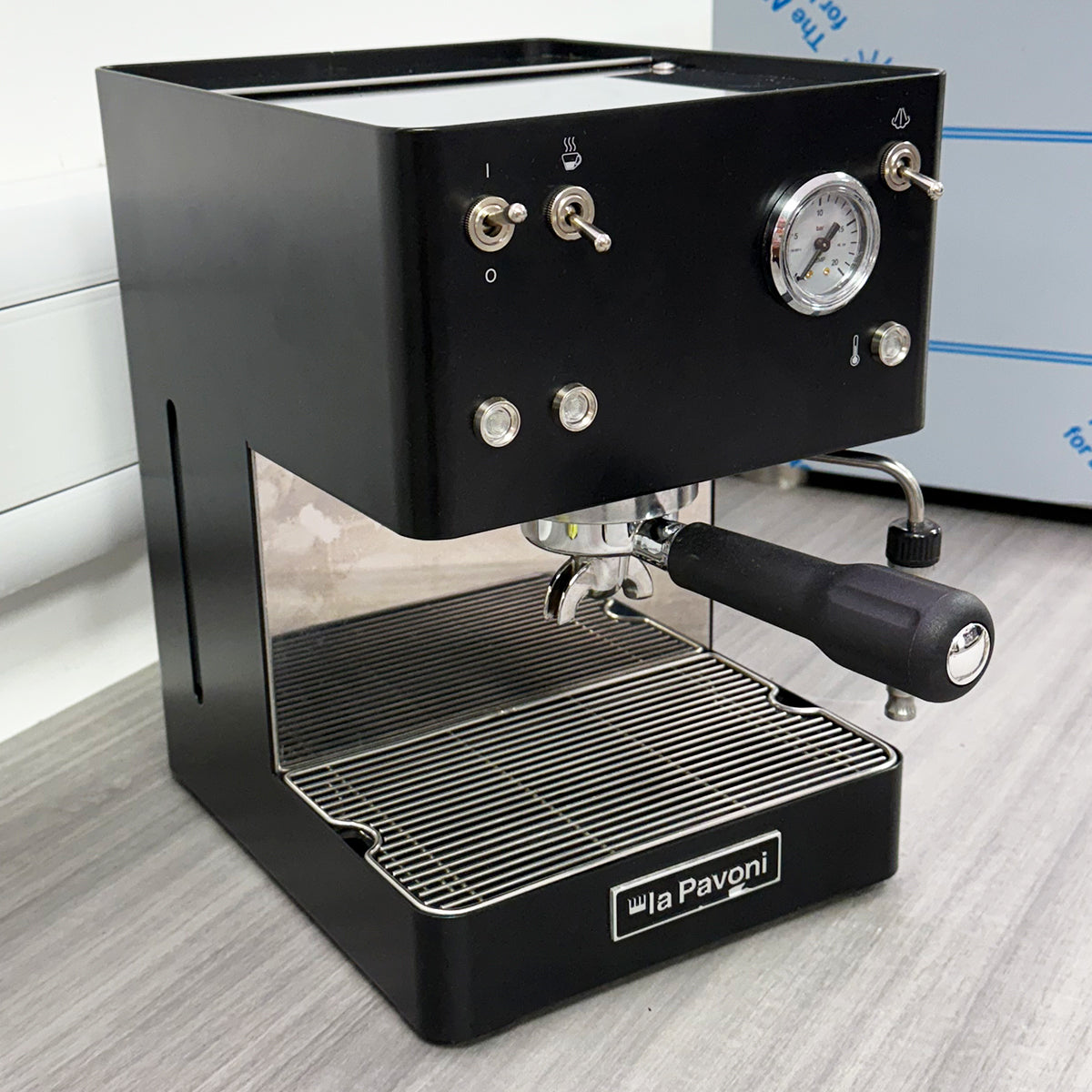 SHOWROOM MODEL LA PAVONI CASABAR BLACK (NEW MODEL)
