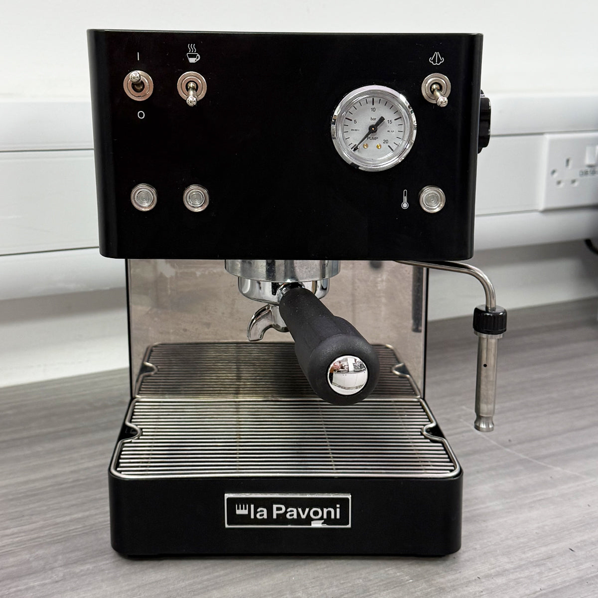 SHOWROOM MODEL LA PAVONI CASABAR BLACK (NEW MODEL)