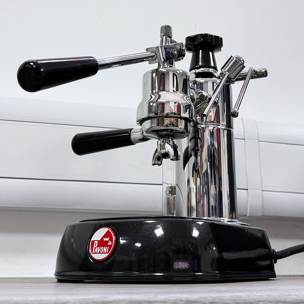 La Pavoni Europiccola (Chrombasis, schwarze Griffe) 220 V – LPLELQ01UK 