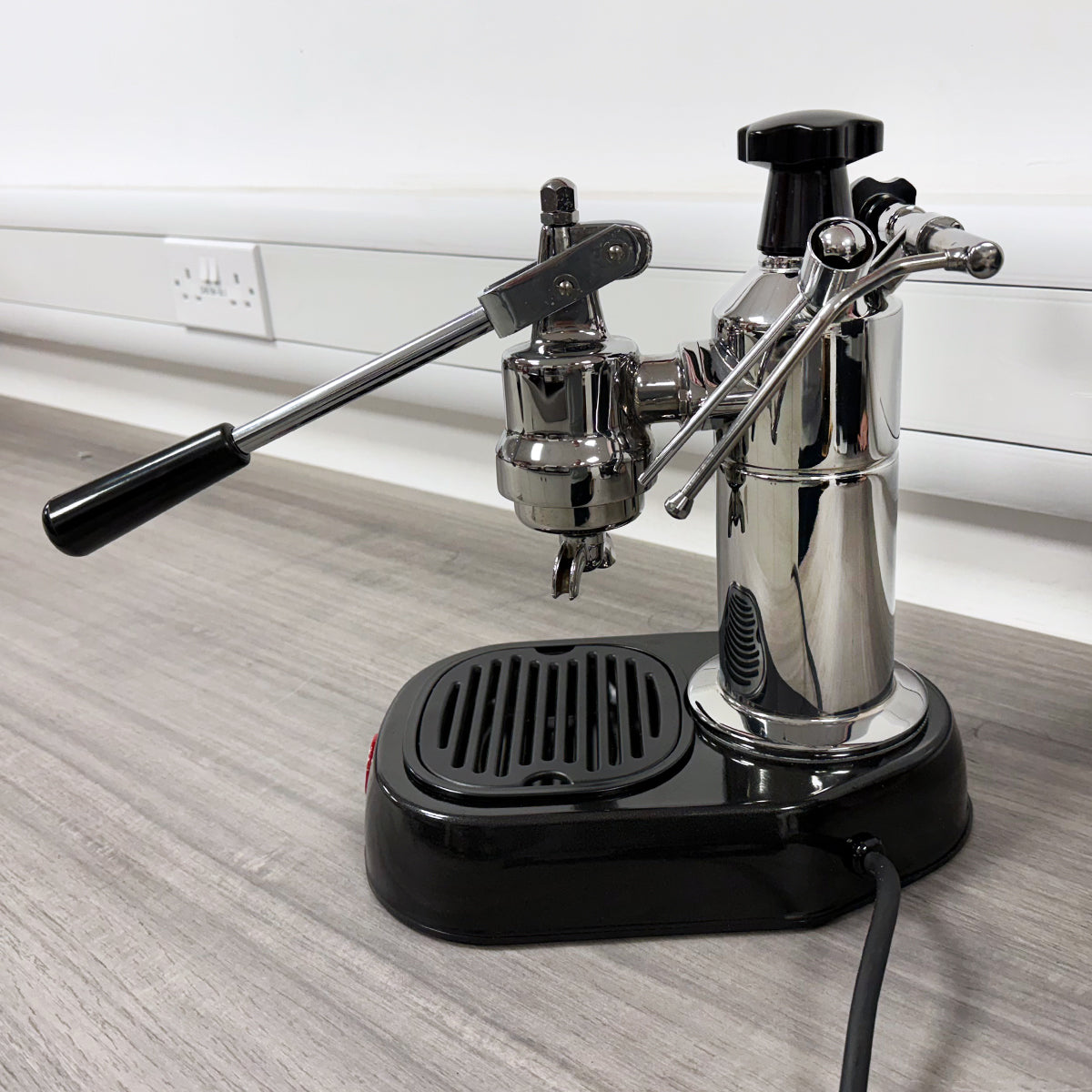 REFURBISHED La Pavoni Europiccola (black base black handles) 220v - LPLENQ01UK
