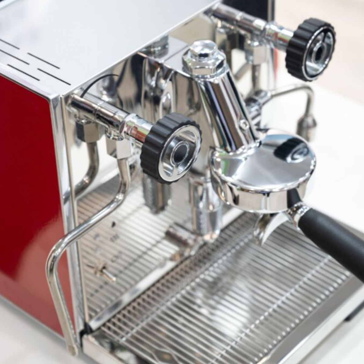 Supplied by The Espresso Shop. Eureka Pura R Espresso Coffee Machine 230v - Red.