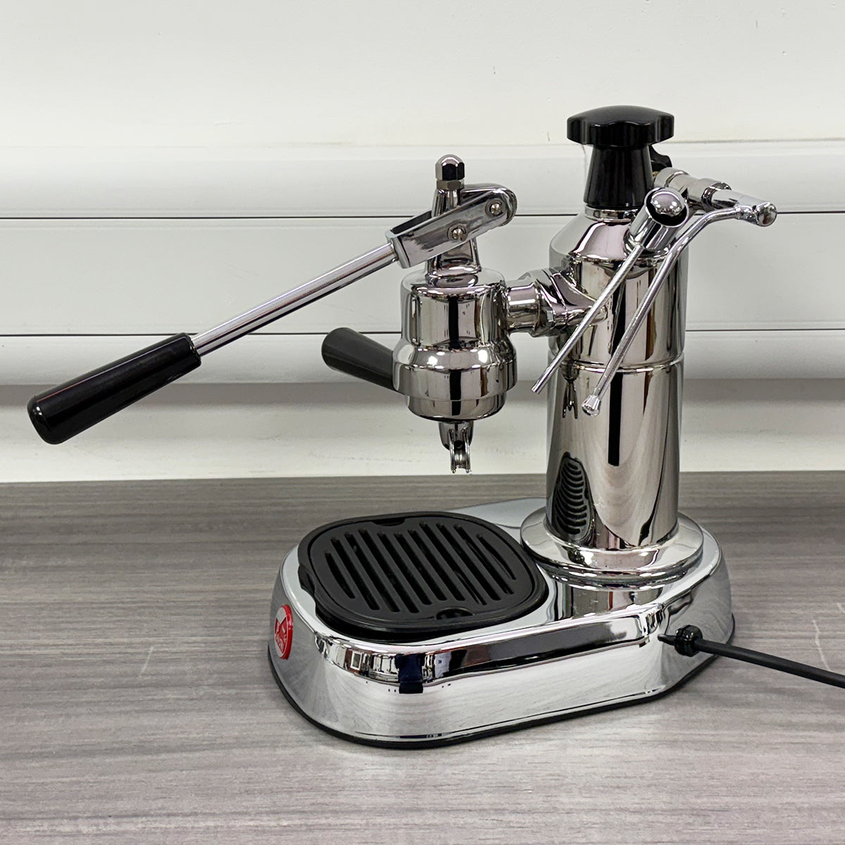 La Pavoni Europiccola (Chrombasis, schwarze Griffe) 220 V – LPLELQ01UK 