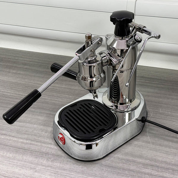 La Pavoni Europiccola (Chrombasis, schwarze Griffe) 220 V – LPLELQ01UK 