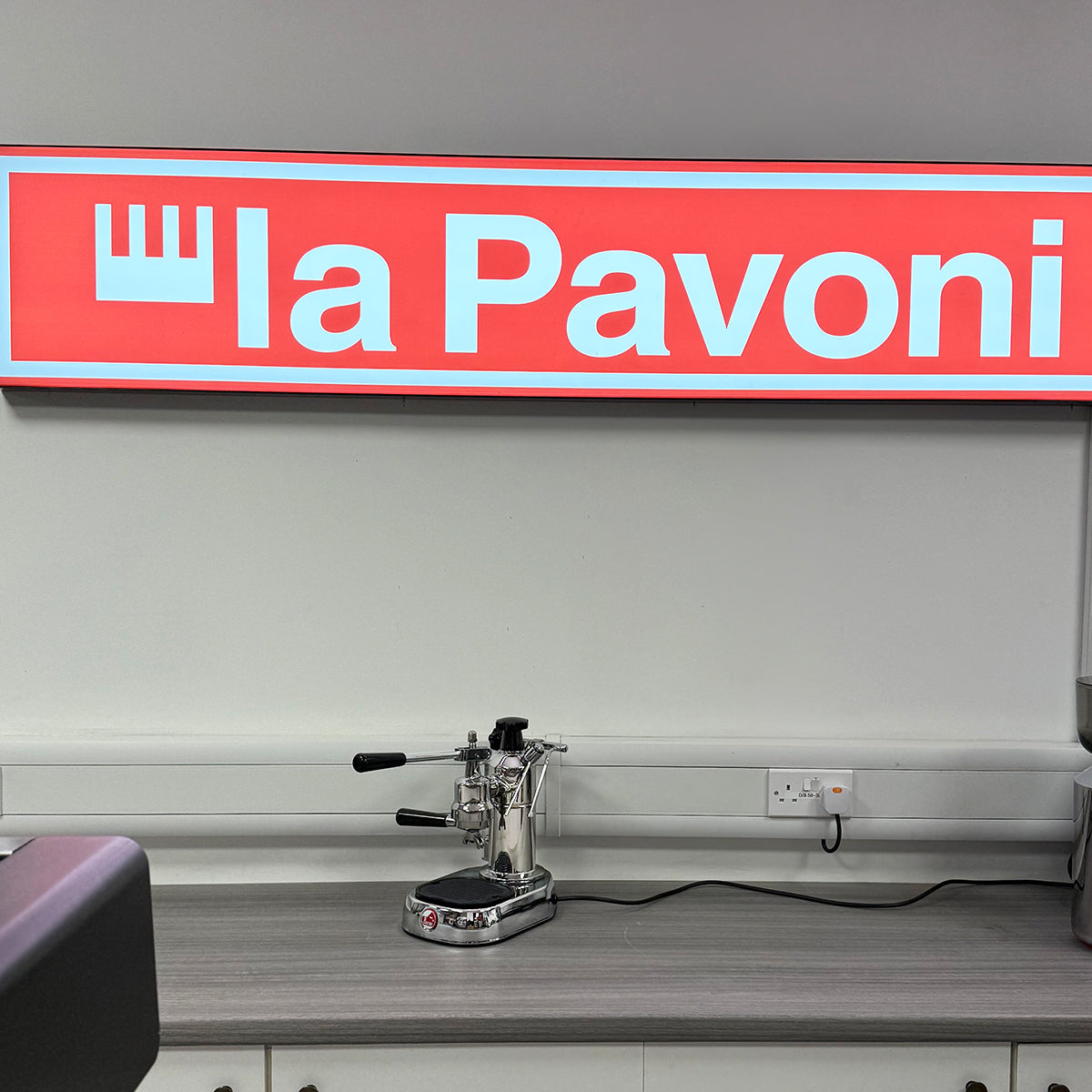La Pavoni Europiccola (Chrombasis, schwarze Griffe) 220 V – LPLELQ01UK 